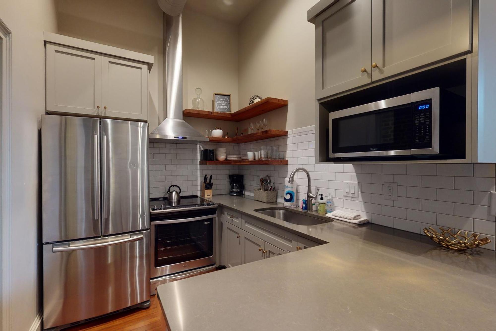 563 King Apartments Чарлстон Номер фото