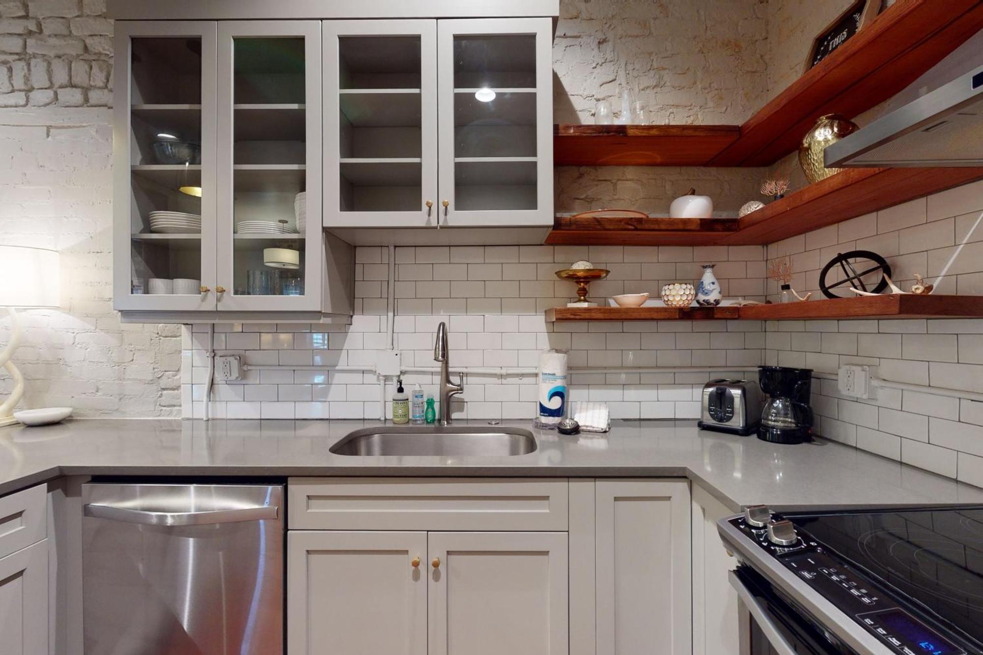 563 King Apartments Чарлстон Номер фото